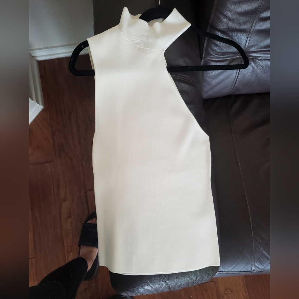 Alice+Olivia Elegant Cream Sleeveless Top